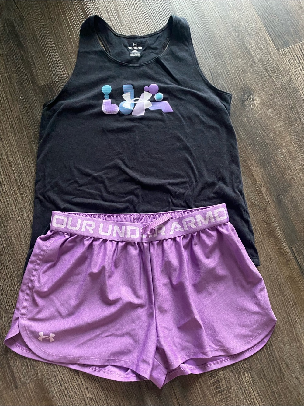 Girl’s Under Armour Outfit